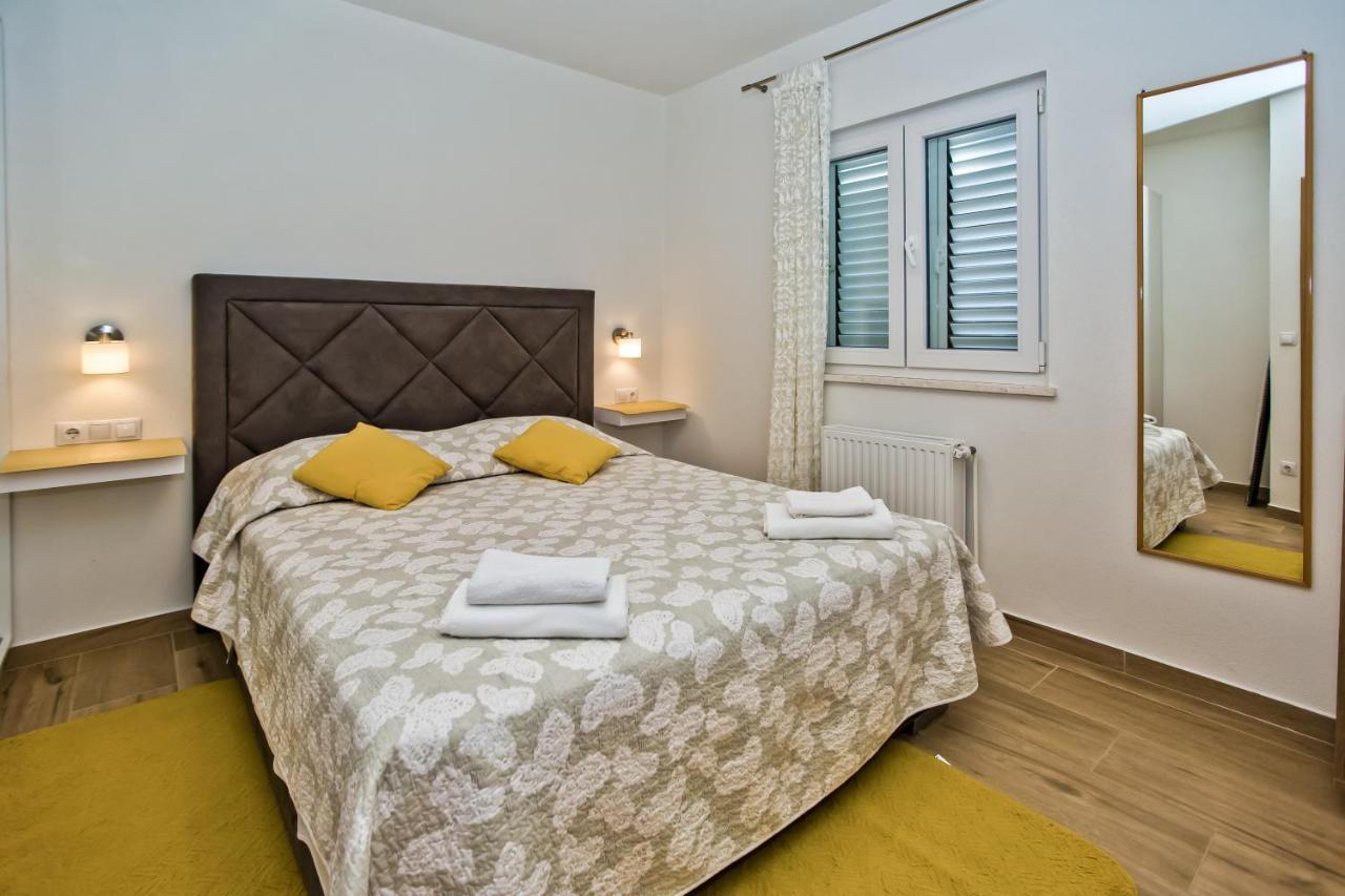 Apartments Anita Hvar Town Esterno foto